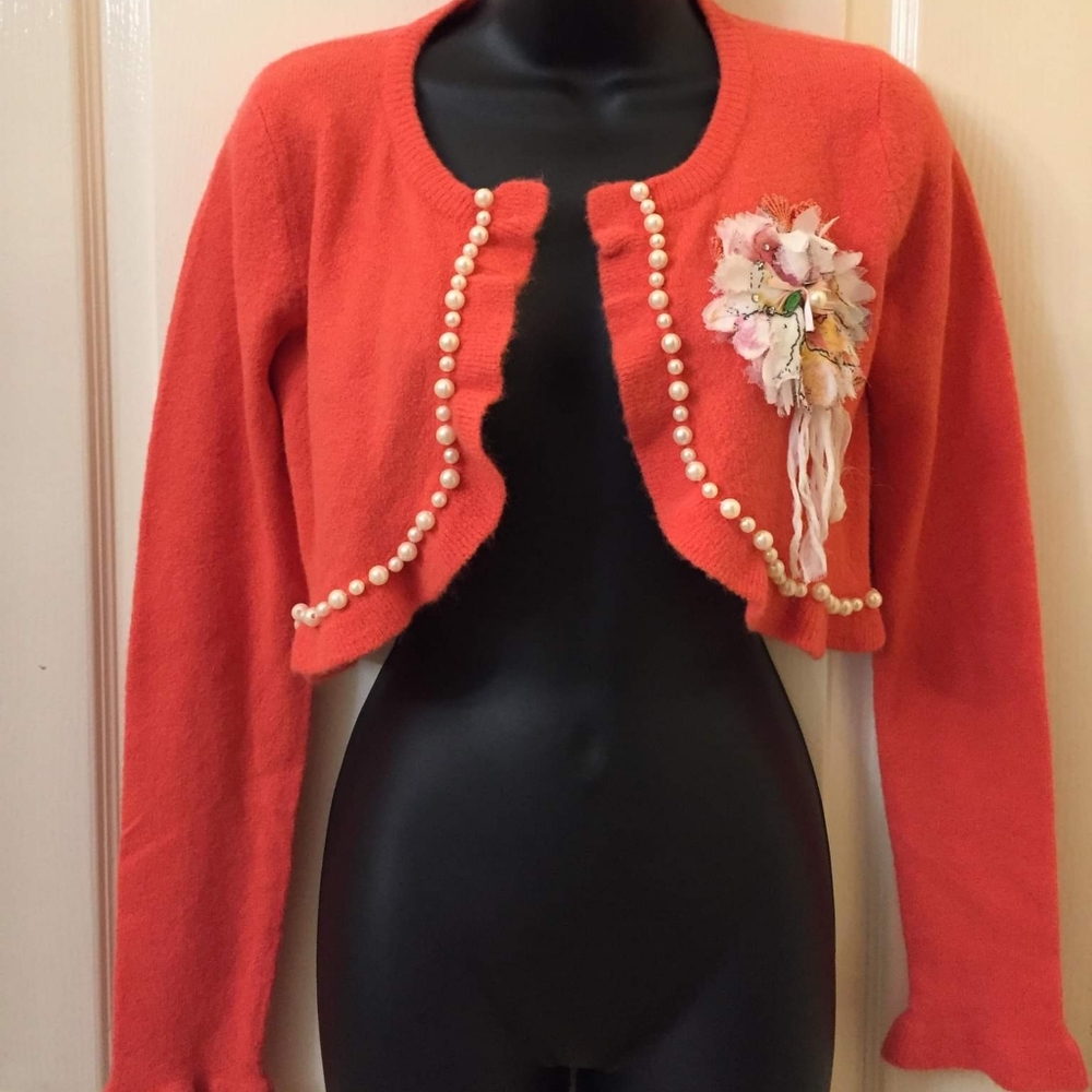 Cropped Cardigan by Misomiso